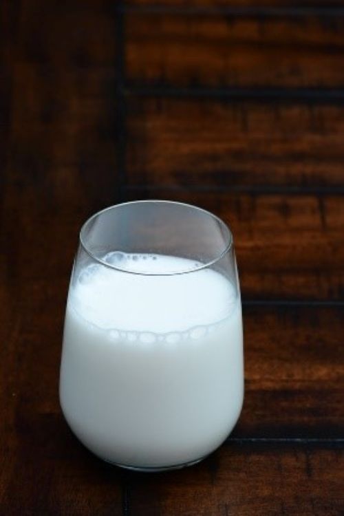 Myths and facts about raw milk - Safe Food & Water
